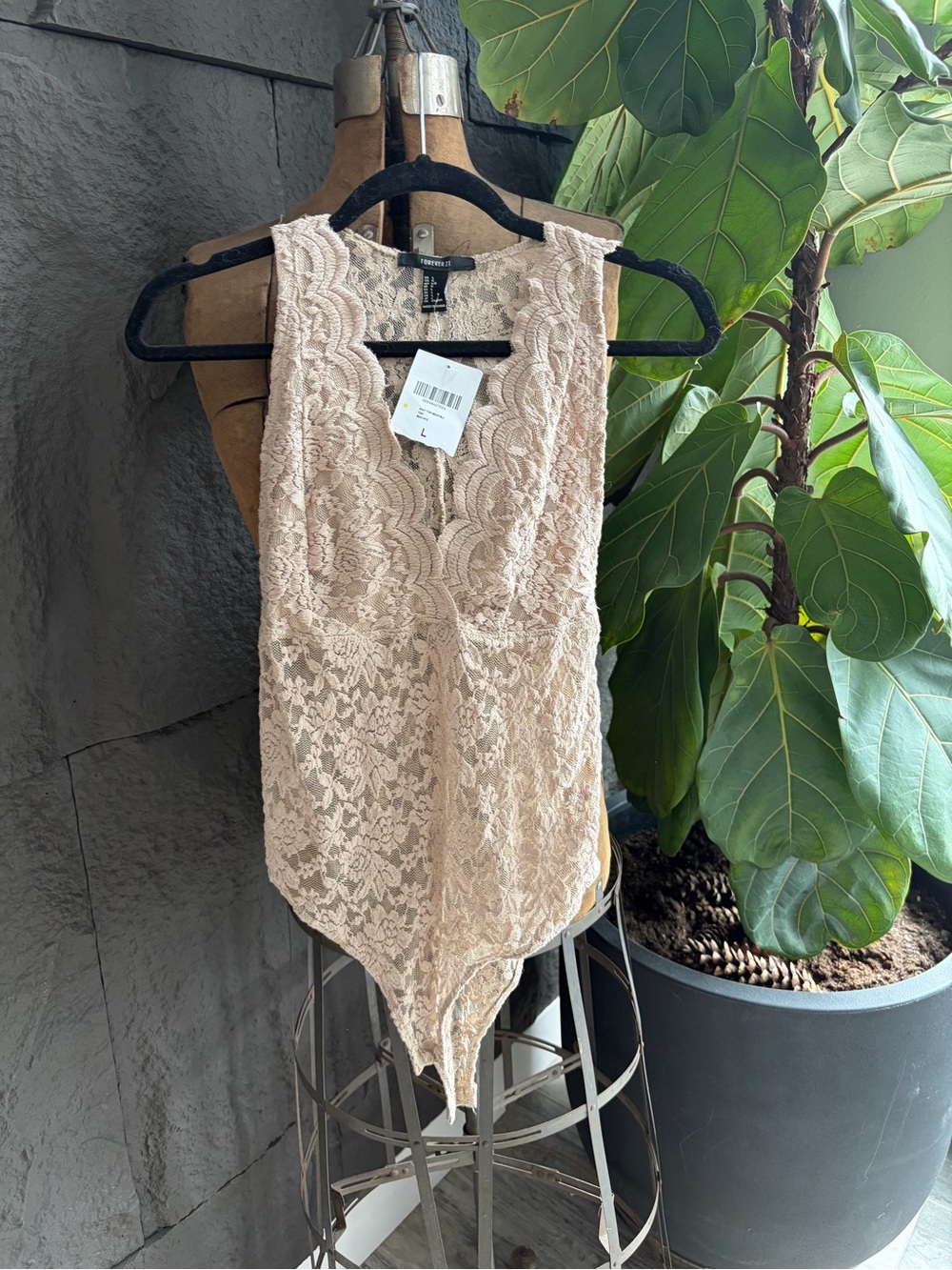 Forever 21 Blush Lace Sleeveless Bodysuit